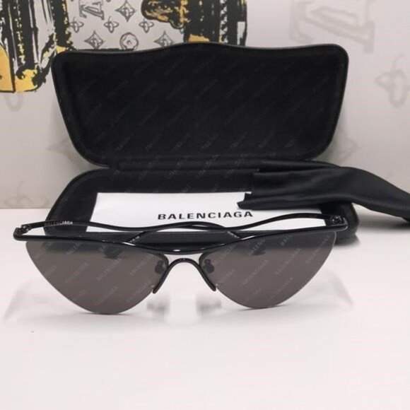 NEW AUTHENTIC Balenciaga Black Sunglasses BB0093s 001 main image 12